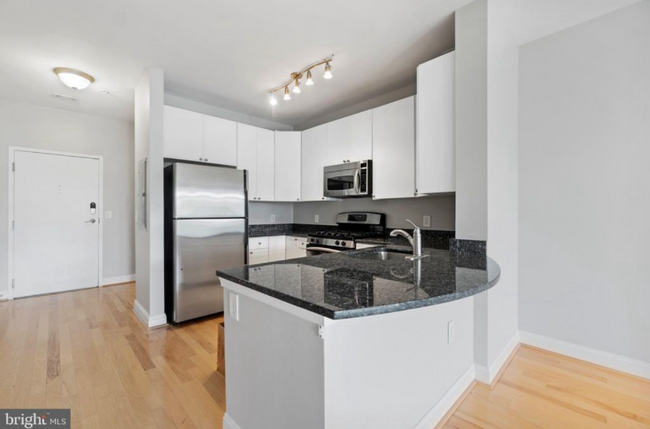 Foto del edificio - 1633 N Colonial Terrace