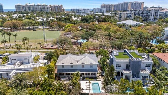 Foto del edificio - 442 Fernwood Rd