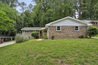 Building Photo - 2889 White Oak Dr
