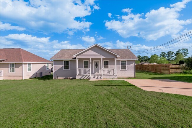 Foto del edificio - 100 Shorewood Dr