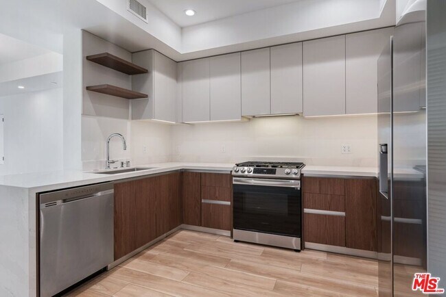 Foto del edificio - 1444 Rexford Dr
