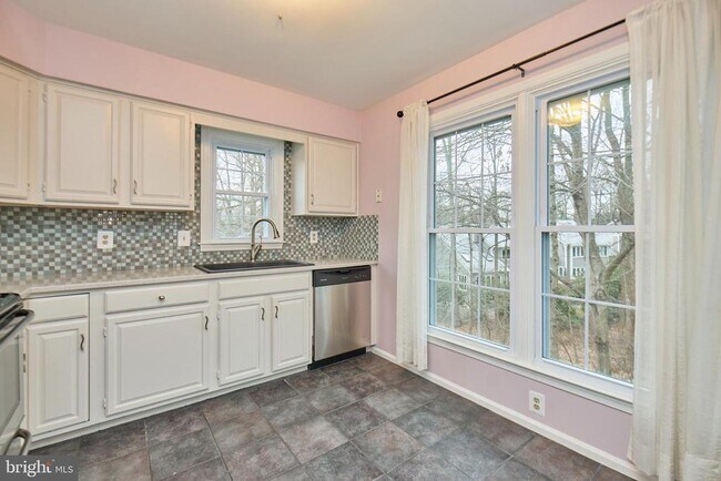 Building Photo - 1565 Church Hill Pl