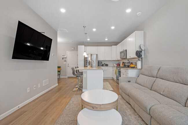 Foto del edificio - 1837 S Poplar Ct