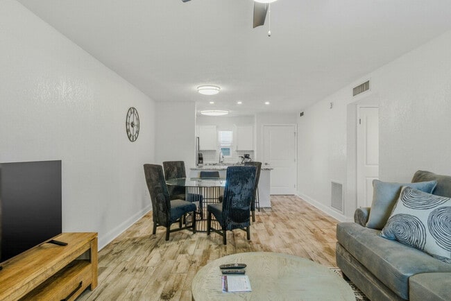 Foto del edificio - 3909 W Cleveland St