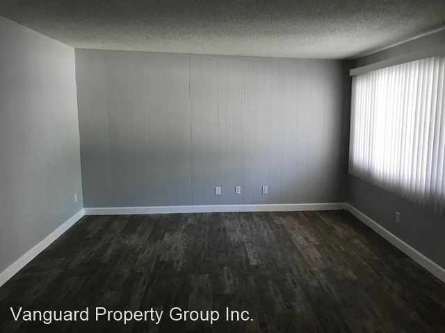 Building Photo - 5035-5051 Olivewood Ave