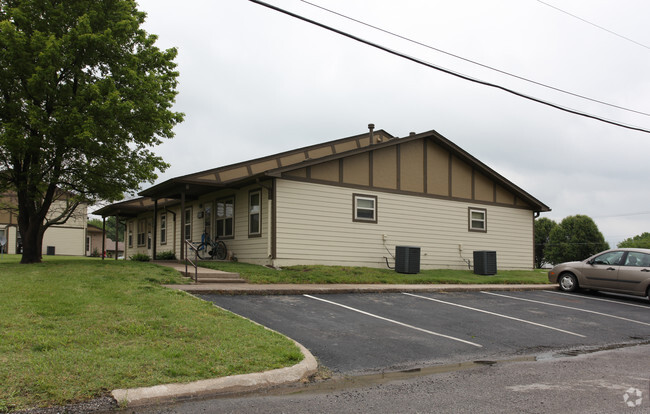 Building Photo - Lom Vista Estates