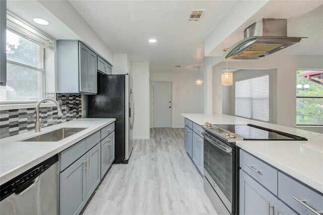 Foto del edificio - 3507 Golders Green Dr