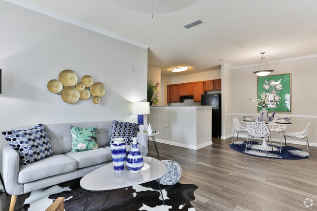 2BR, 2BA - 1,025 SF - The Parke at Oakley