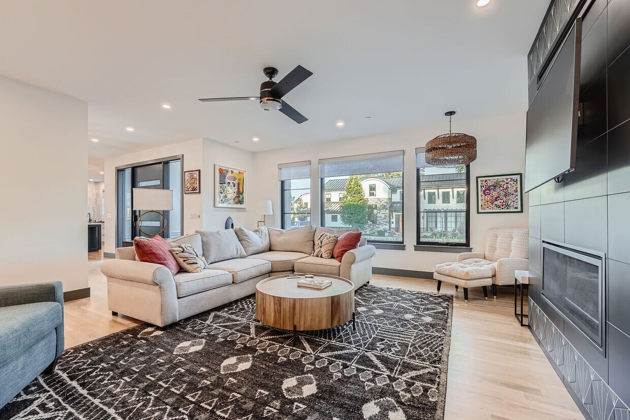 Primary Photo - Stunning 4BDR New Build in Downtown Louisv...