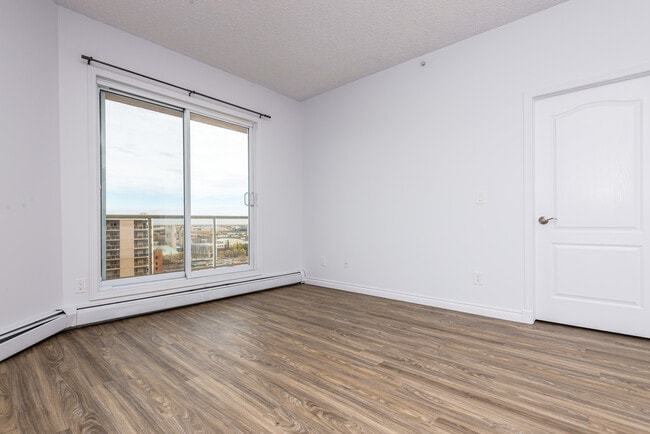 Building Photo - Grand Central Manor