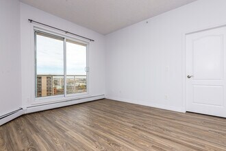 Building Photo - Grand Central Manor