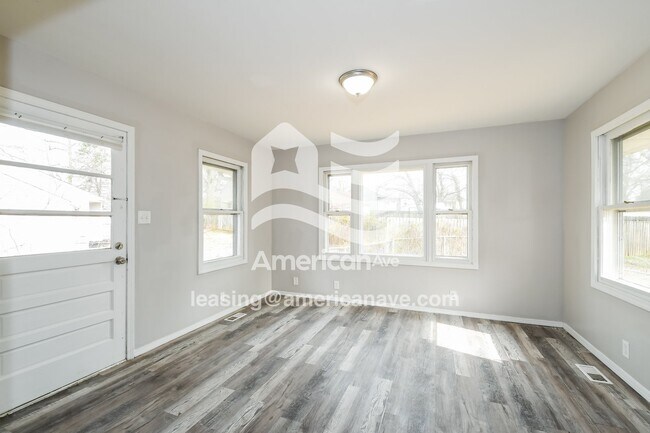 Foto del edificio - 263 Estridge Rd