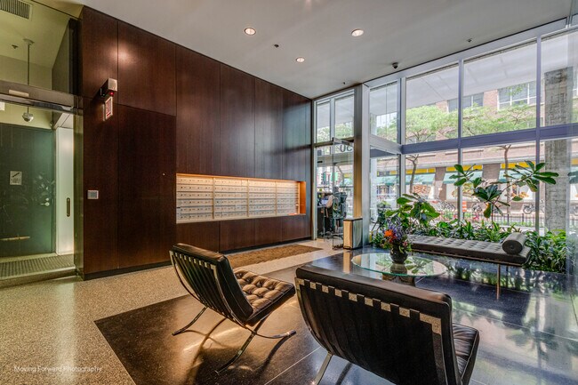 Foto del edificio - 550 N Saint Clair St