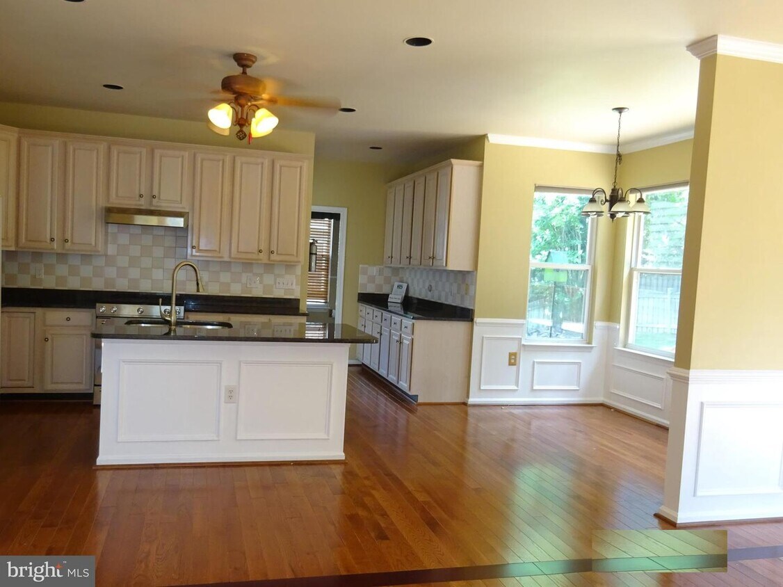 13014 Piney Glade Rd, Herndon, VA 20171 House Rental in Herndon, VA