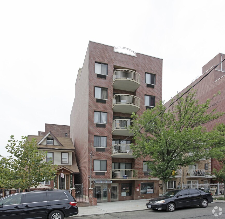 Building Photo - 88-10 175th St