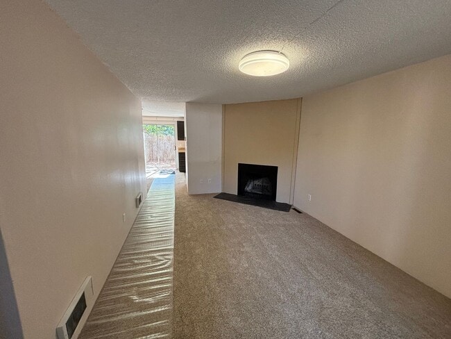 Building Photo - ANGEL-4900