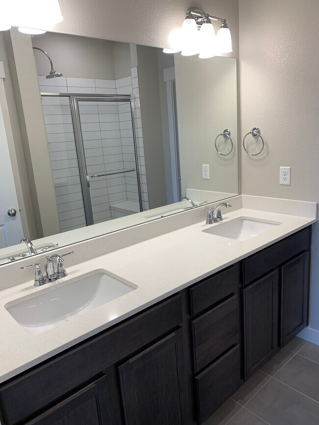 Foto del edificio - 4120 S Park Dr