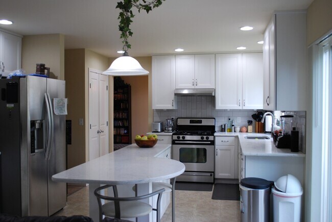 Foto del edificio - 14,796 sq-ft lot in Bothell with AC!