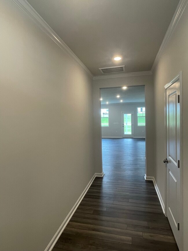 Entry Way - 5048 Kota St