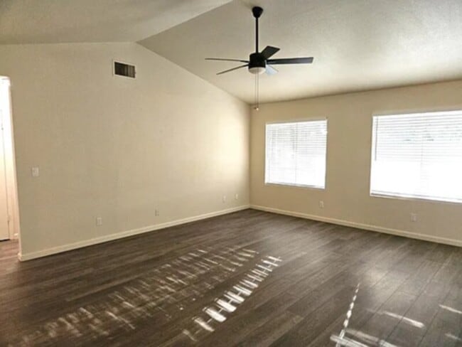 Building Photo - Beautifully updated home with fresh finishes throughout SOLAR SOLAR SOLAR save tons on your bill