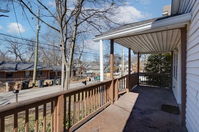 Foto del edificio - 2412 Chapel Ave