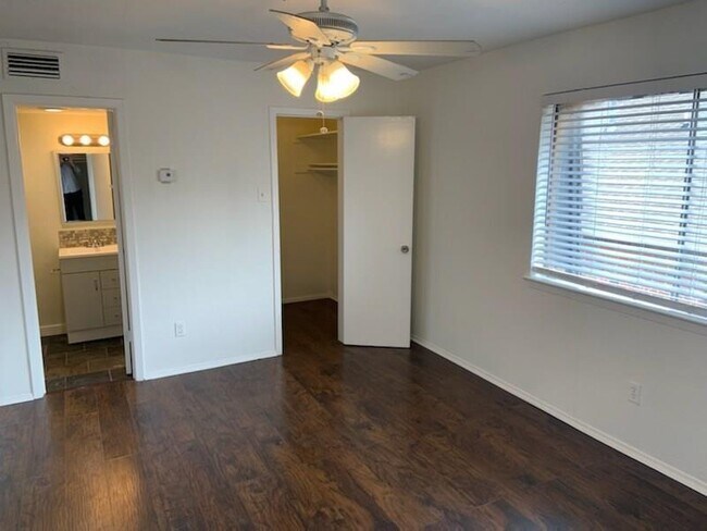 Foto del edificio - 2821 Reagan St