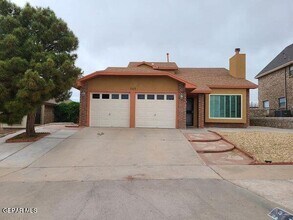 Building Photo - 765 Colchester Dr