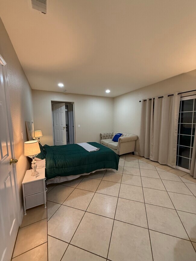 Foto del edificio - 3334 Dias Dr