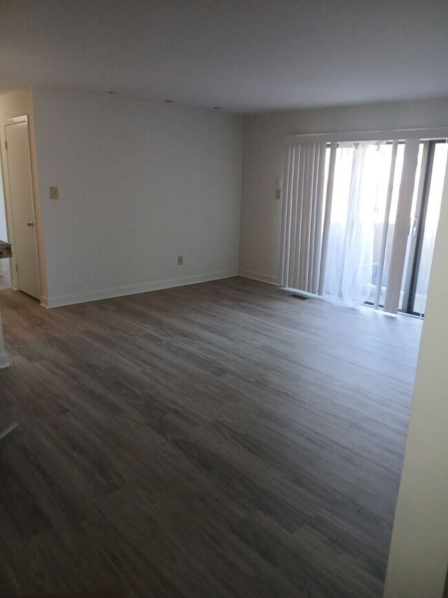 Foto del edificio - NORTH WALES 2BR WOOD HOLLOW CONDO AVAIL. IMMEDIATELY!