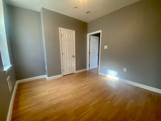 Bedroom - 2300 Watkins St