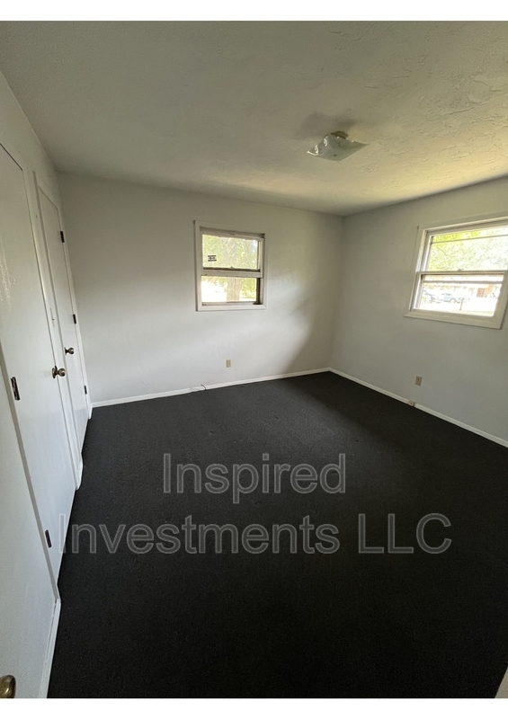 Building Photo - 111/113 Darin Court - 2