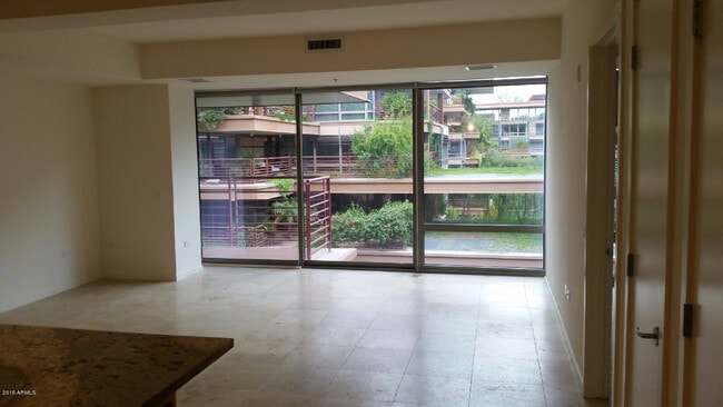 Building Photo - 7131 E Rancho Vista Dr