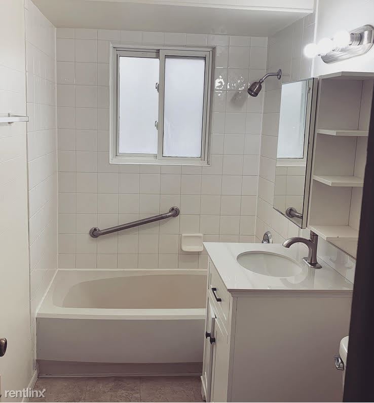 Building Photo - 3 br, 1 bath Duplex - 10614 West Villard A...