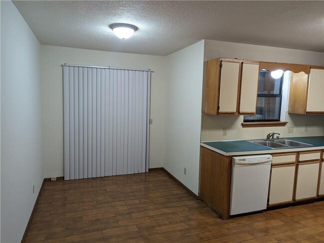 Foto del edificio - 2863 Kasey Ave