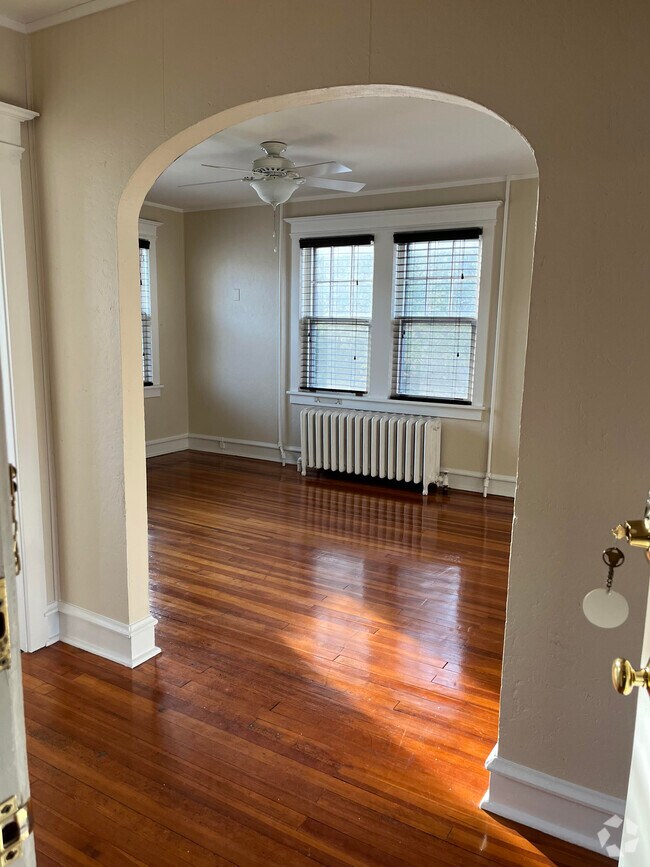 Apartments for Rent in Linwood NJ with High Ceilings 1 Rentals