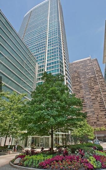 Foto del edificio - 345 E Ohio St
