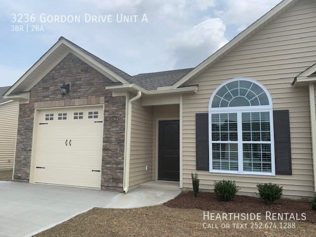 Foto principal - 3 Bed 2 Bath Duplex in Bent Creek