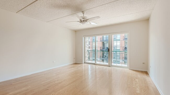 Foto del edificio - 200 W Campbell St