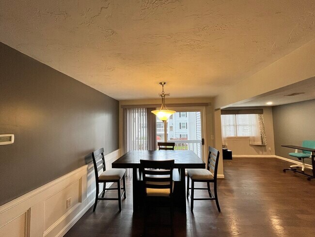 Foto del edificio - 1830 Main St