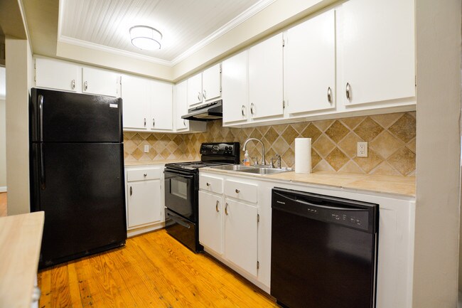 Foto del edificio - Historic Downtown Charleston Apartment!