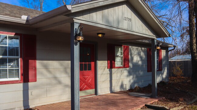 Building Photo - 12799 Selders St
