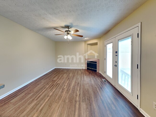 Foto del edificio - 3559 High Creek Dr