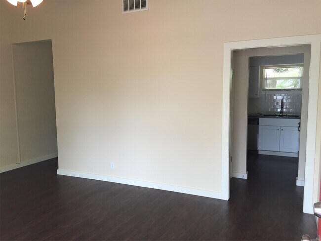 Building Photo - 4801 Broadhill Dr