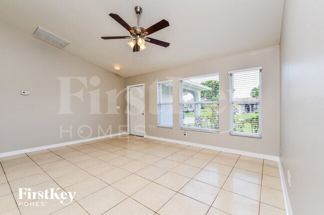 Foto del edificio - 2918 SE 8th Pl