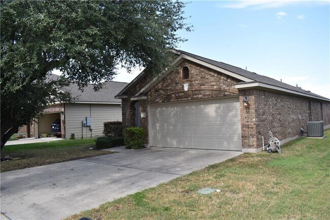 Foto del edificio - 204 Chickadee Ln