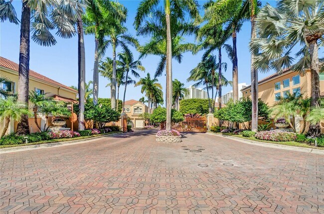 Foto del edificio - 3718 NE 208th St