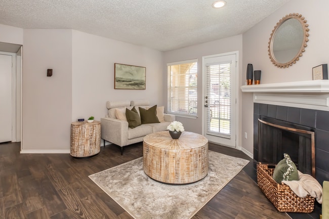 Foto del edificio - Eagle's Point Apartments