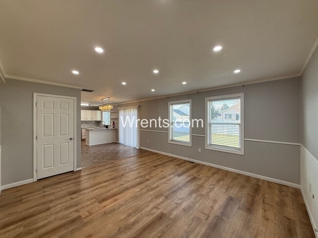 Building Photo - Adorable North Spokane Home in 5 Mile – Cherry Ln