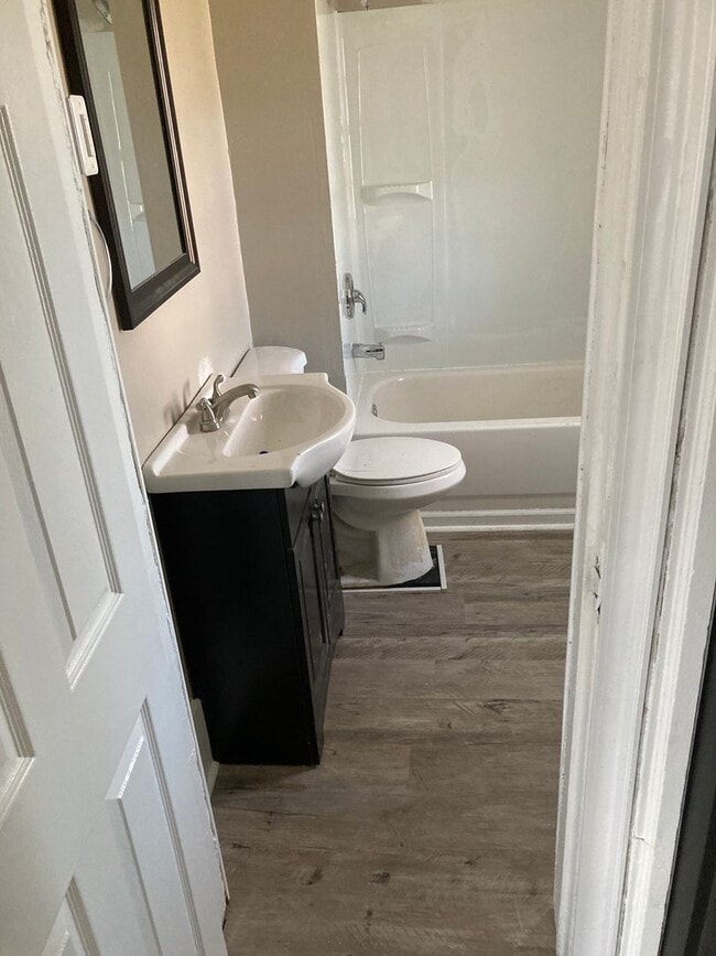 Foto del edificio - 96 Lyndhurst St