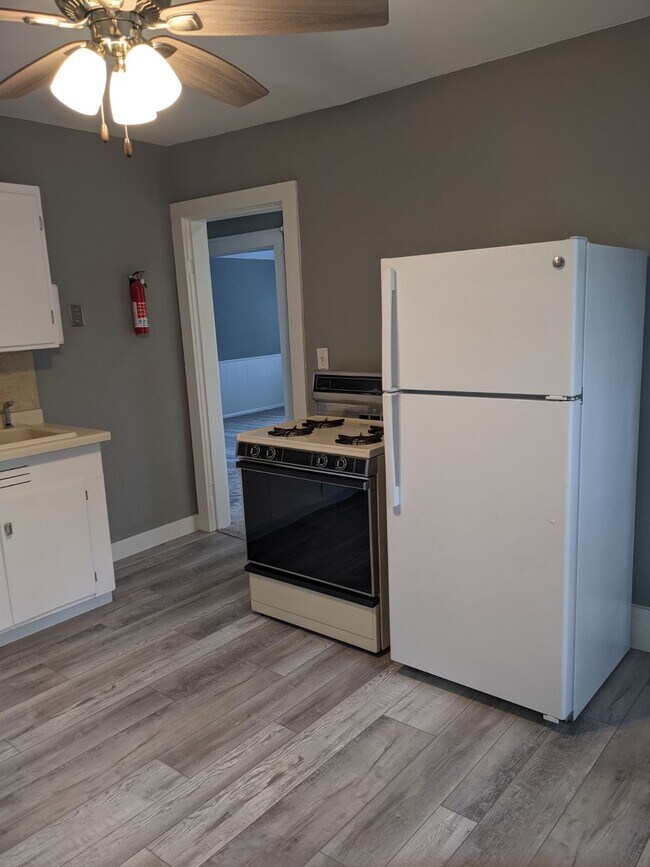 Kitchen area - 1053 Center St